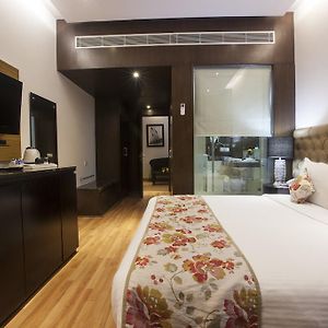 Luxury Queen Suite